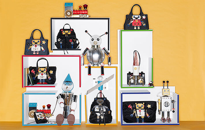 PRADA新配件翻玩童心！每個機器人都有自己的名字