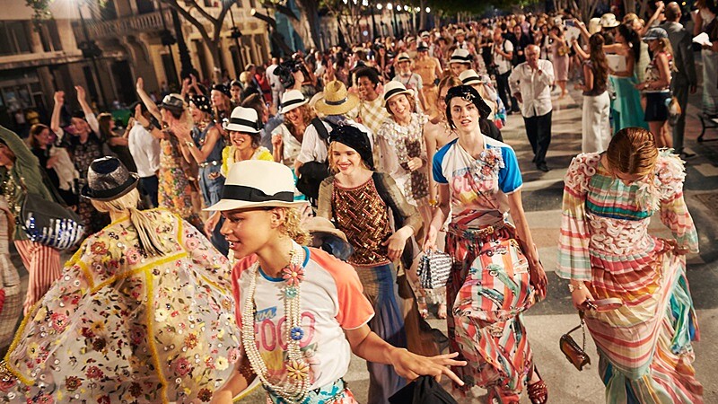 置身於哈瓦那的仲夏夜！Chanel 2017早春度假系列古巴登場