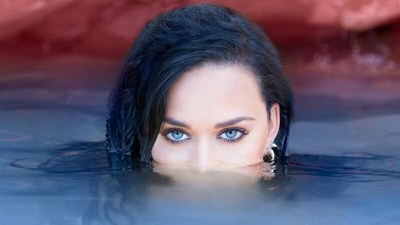 「這個世界的人們所需要的，就是團結。」凱蒂佩芮為2016里約奧運獻唱新曲〈Rise〉