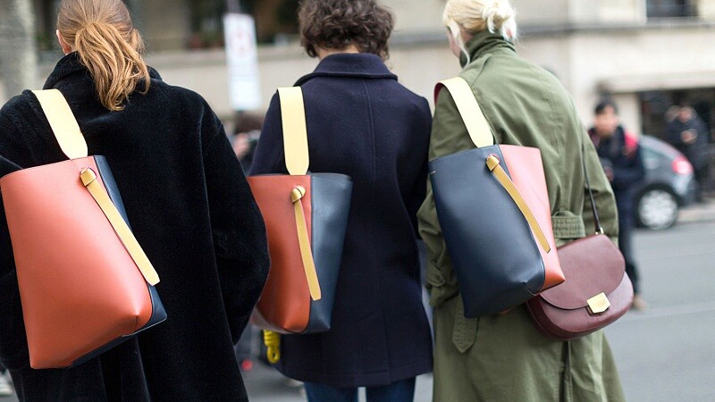 捨去所有金屬細節！CÉLINE Twisted Cabas率性帶著走