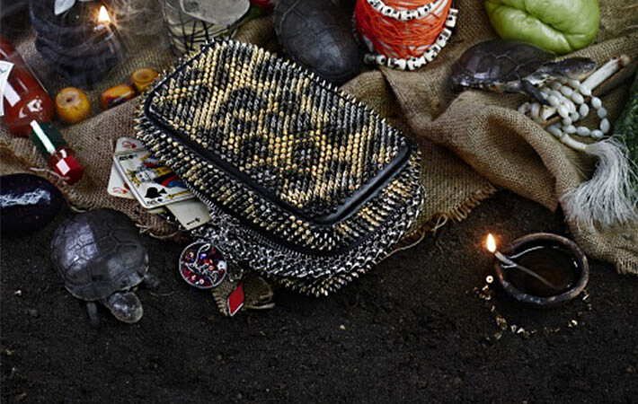 紅底鞋Christian Louboutin新包靈感來自灰姑娘的小枕頭?