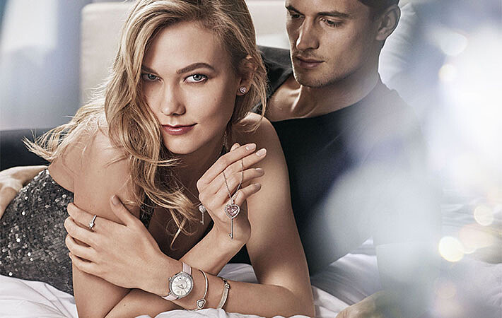 讓Karlie Kloss解開你的心！施華洛世奇的甜蜜心鎖飾品