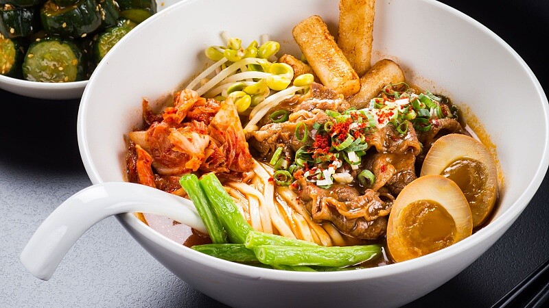 讓舌尖環遊亞洲！「晶華冠軍牛肉麵坊」霸氣推6款新麵食