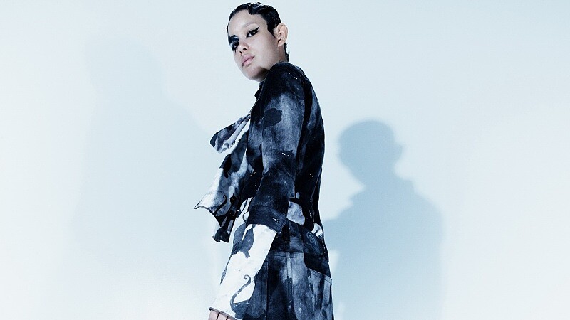 黑暗烏鴉、優雅貓咪、邪惡大眼睛！Marc Jacobs秋冬印花出自藝術家Tabboo！之手