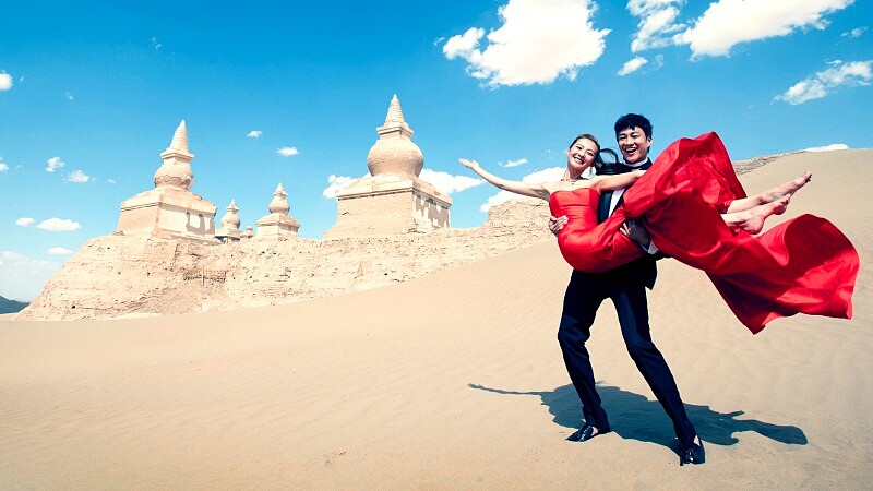 何潤東絕美婚紗照曝光！遠赴內蒙古 象徵「在困境中產生浪漫」