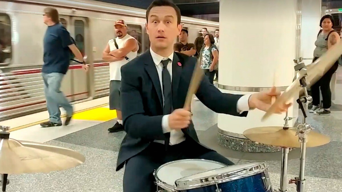 帥暈！喬瑟夫高登李維挑戰地鐵超狂打鼓秀