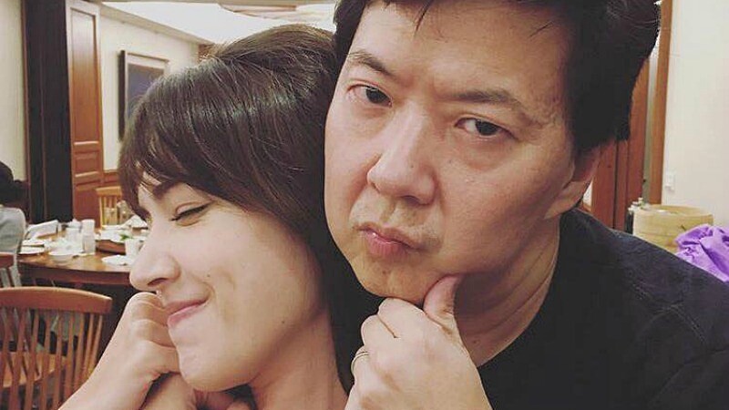 此劇必追!許瑋甯客串美劇《菜鳥新移民》第3季 當「老周」未婚妻