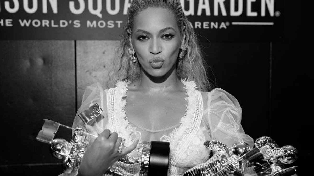 2016 MTV音樂錄影帶獎得獎名單!最大贏家碧昂絲 蕾哈娜4度性感熱唱