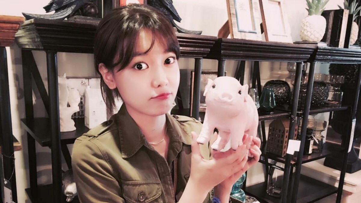 不可能吧！一抹膚色白兩階 韓星金泰熙、秀英私下愛用唇彩曝光！