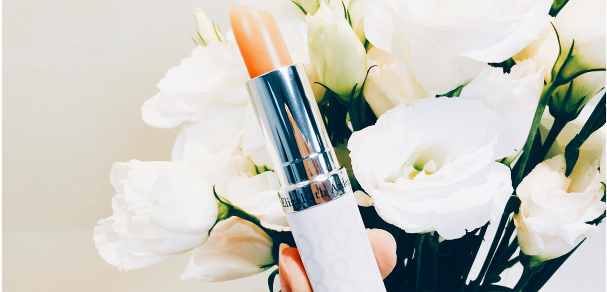 化妝包裡一定會有!8款一試成主顧護唇膏推薦