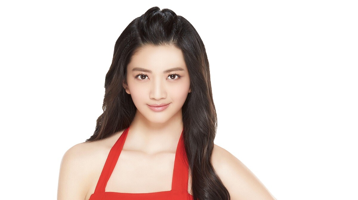 國際超模 吳宜樺 用一雙光透美的深邃水亮大眼，探索這世界的精彩美好