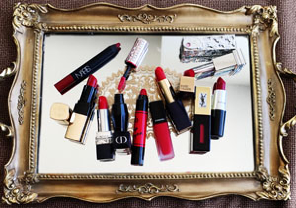 一抹驚豔！保養級紅色唇彩帶妳美美過冬