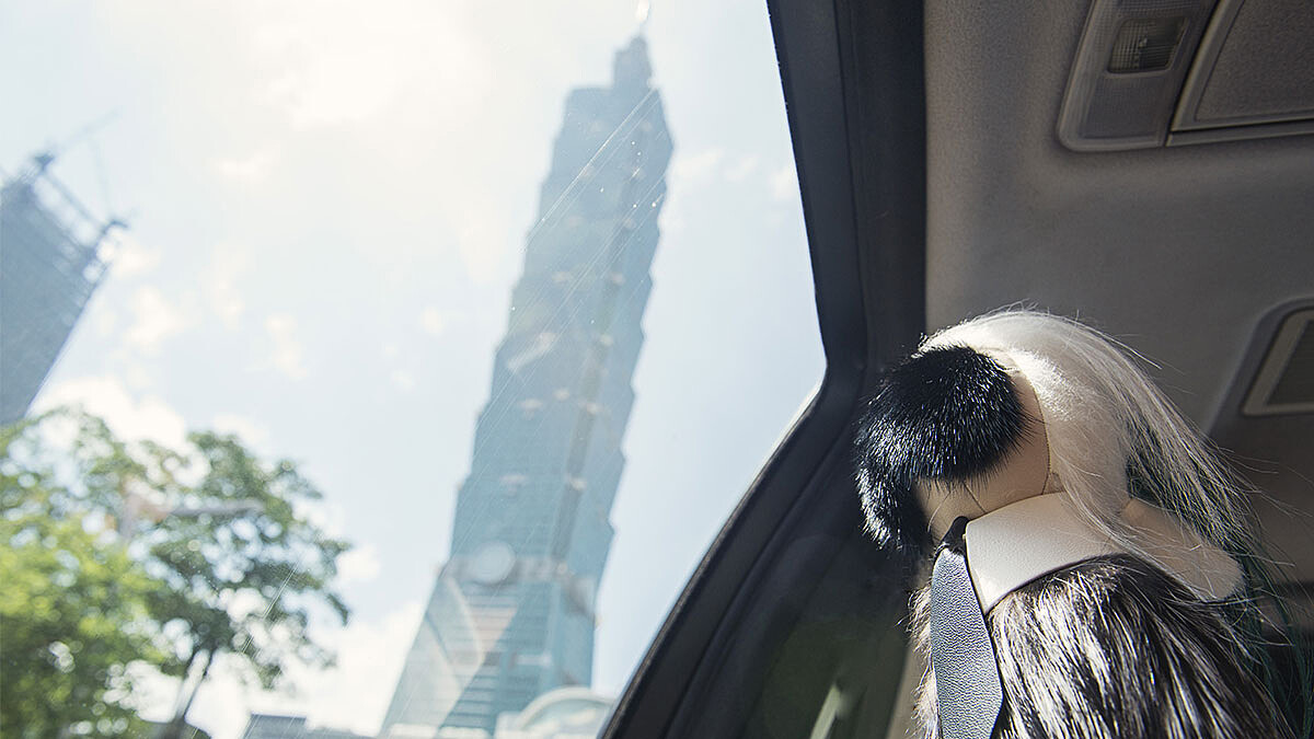 卡爾Karlito出沒台北！FENDI快閃藝術裝置首度來台