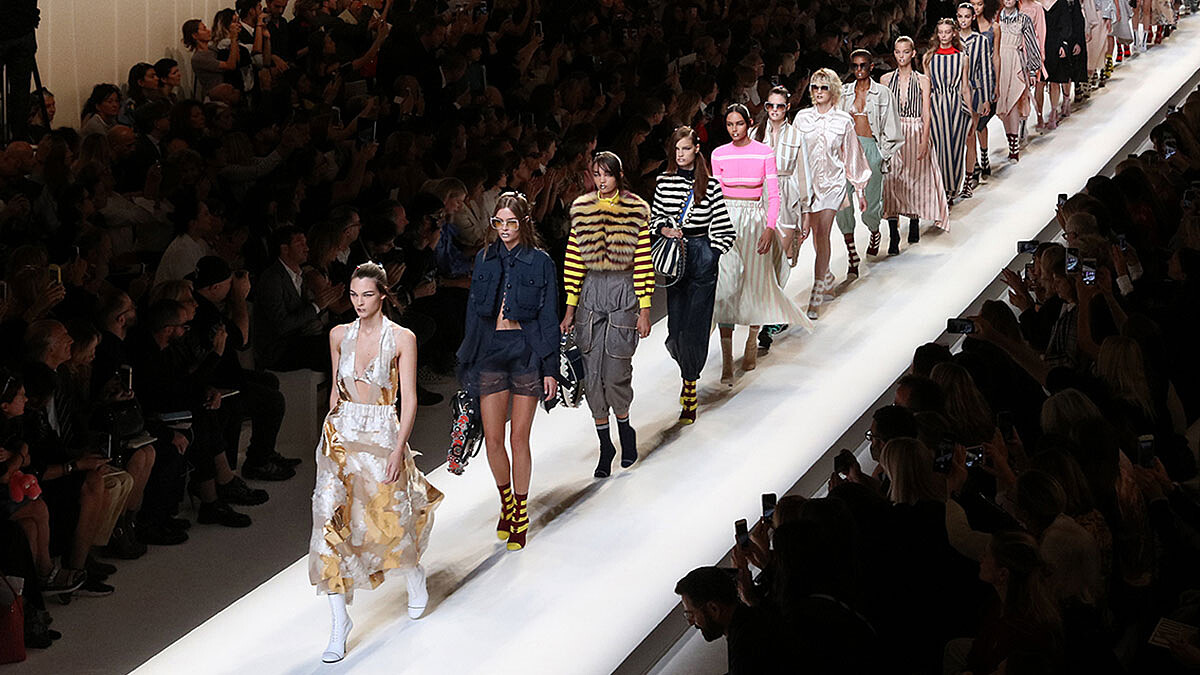 【米蘭時裝週】法式花園結合運動風格！FENDI 2017春夏的浪漫革命