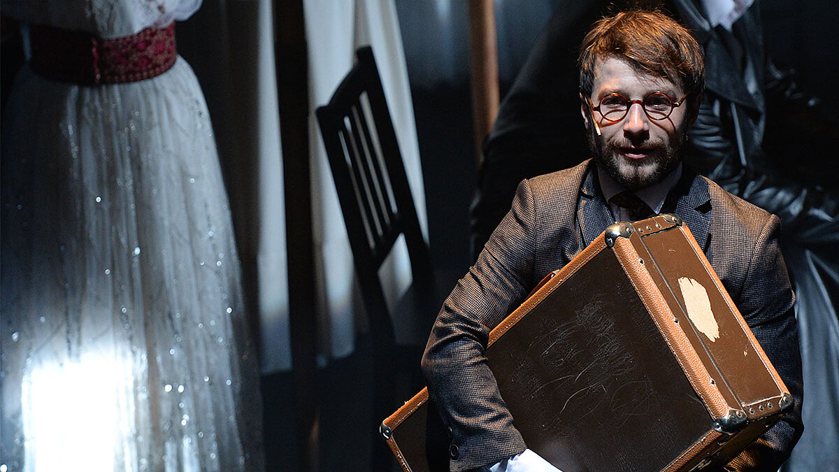 國際劇場藝術節《戰火浮生》—奇魅、詩意又寫實的戰爭之歌