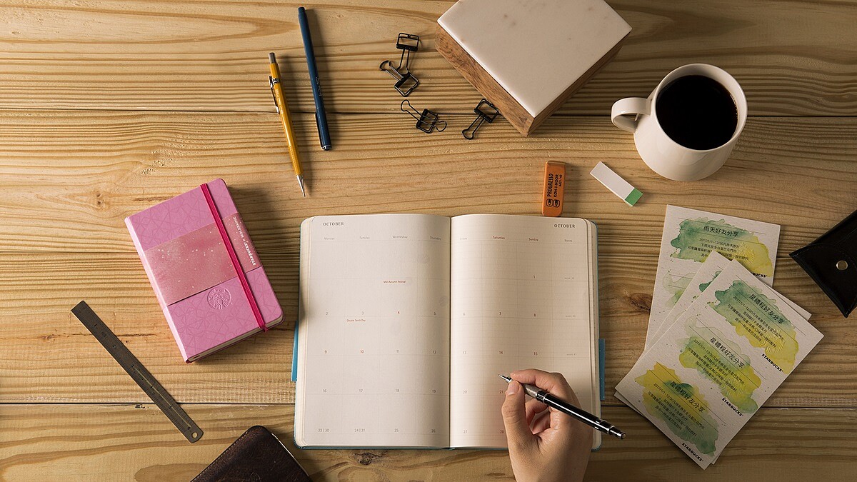 手帳控必收的筆記本之王！星巴克x Moleskine 聯名筆記本