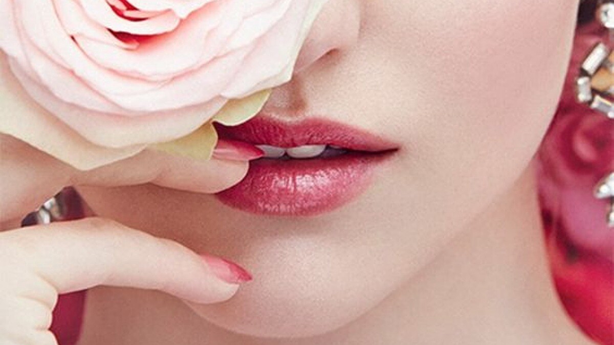 秋冬唇彩不霧不行！純霧v.s.混霧，教你掌握秋冬霧唇妝兩大重點