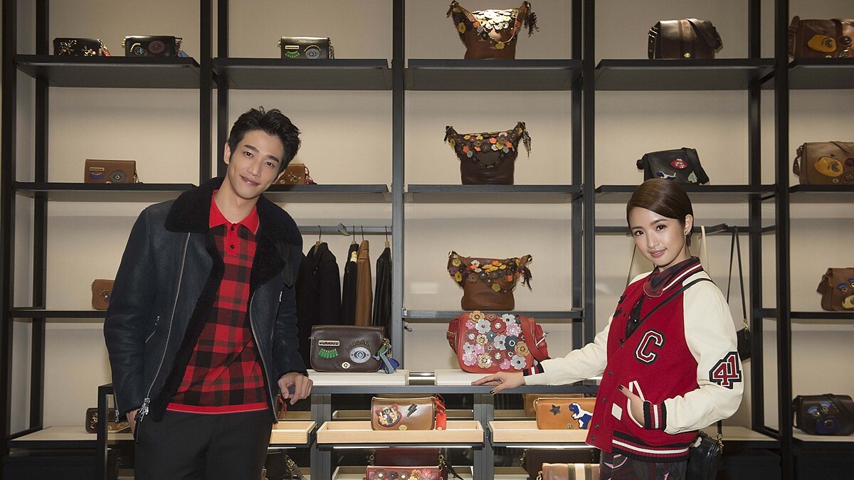 Rexy恐龍、長毛象、Tea Rose圖騰…COACH復古手袋大玩動物風