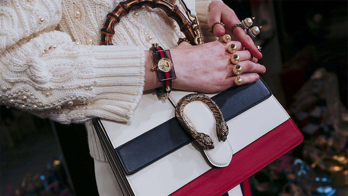 IT美包再進化！Gucci早春酒神包換上經典竹節提把