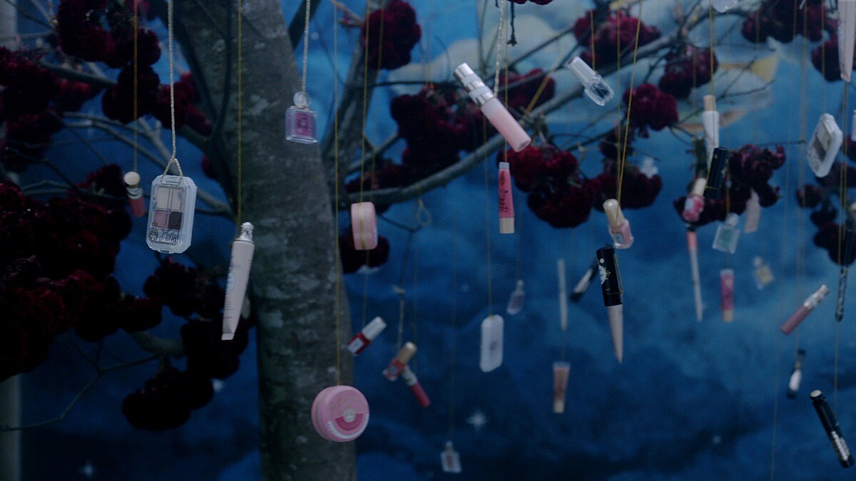 走入魔術彩妝世界！日本名模玉城Tina主演戀愛魔鏡微電影