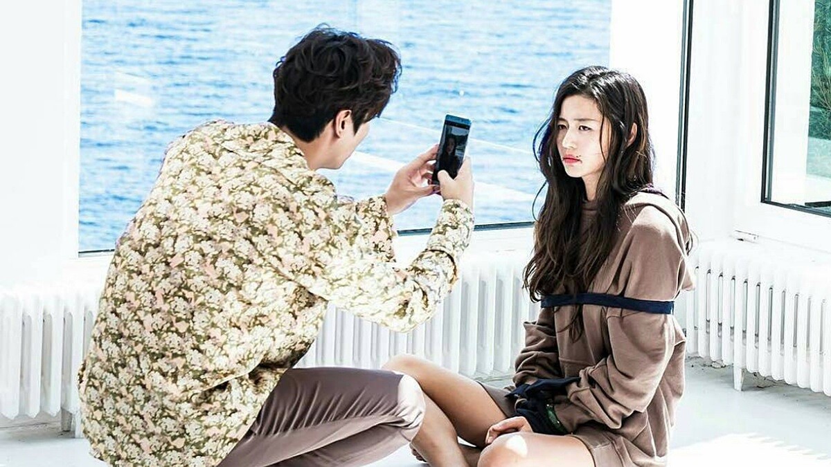 入冬保濕平價又簡單！全智賢：我每天都會用化妝棉濕敷，搭配簡單的按摩維持水潤膚質