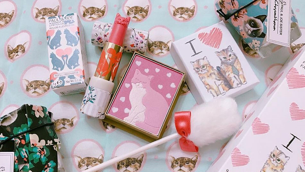 怎麼捨得用！PAUL &amp;amp; JOE立體貓咪唇膏、逗貓棒粉撲…太太太可愛~