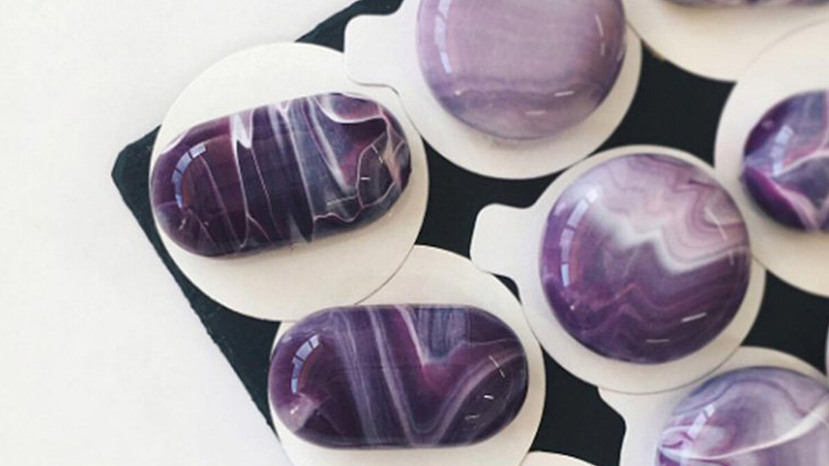 完全捨不得切開！如詩般的抽象藝術鏡面蛋糕是怎麼做出來的？