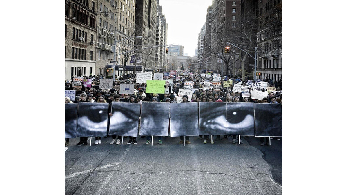 女人走上街頭為女權也為人權發聲，娜姐瑪丹娜也現身支持！串連全球的女性運動，你關注了嗎？