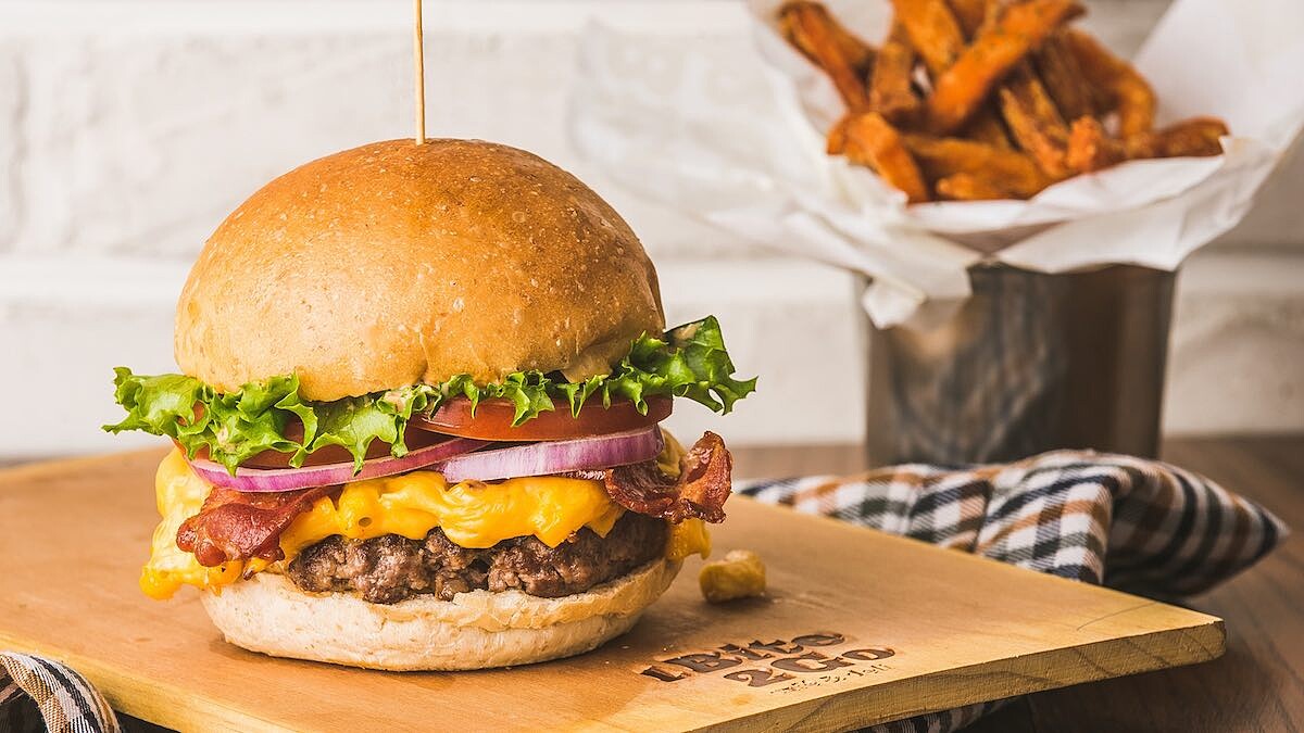 只想大口咬！1Bite2Go Café &amp;amp; Deli 餐廳美國獨家進口自然牛漢堡