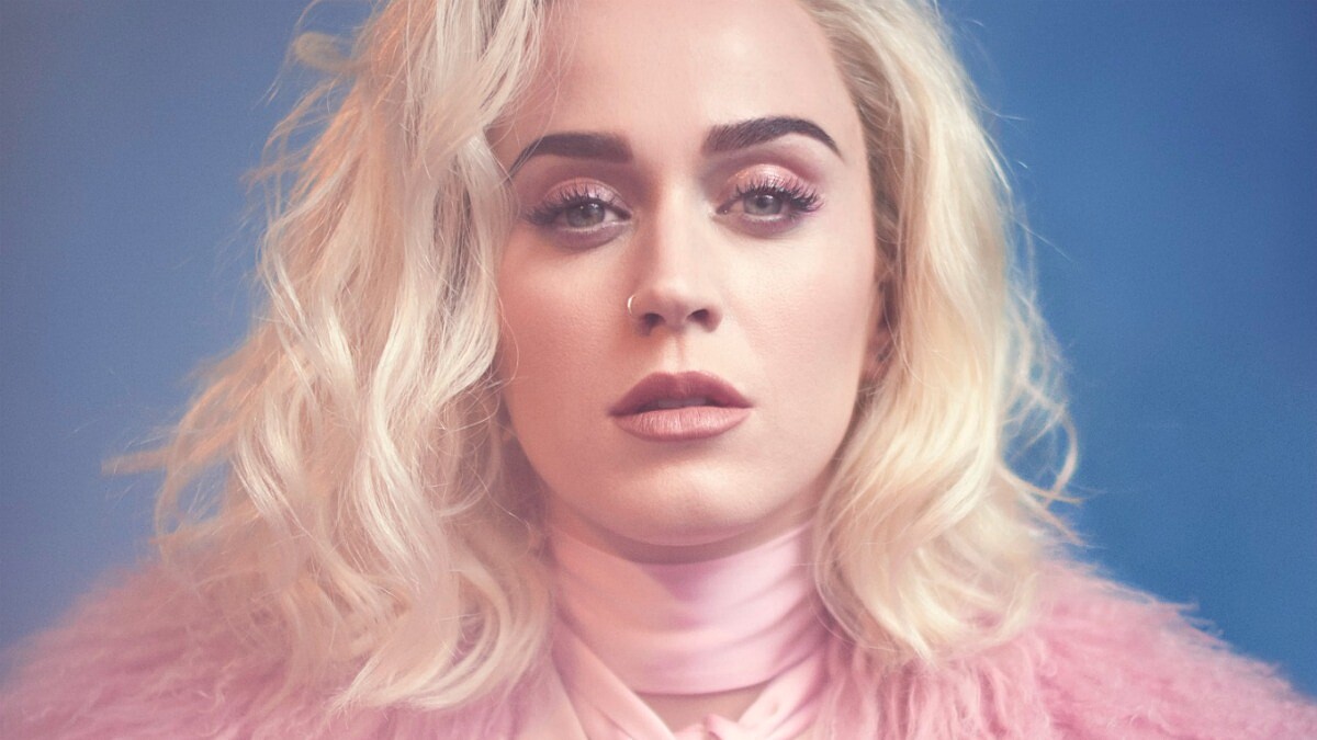 白金髮色霸氣回歸！凱蒂佩芮推出2017全新單曲〈Chained to the Rhythm〉