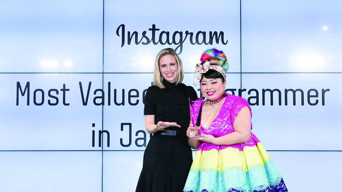 向Instagram女王渡邊直美學習拍照秘技 利用閃光燈走懷舊風