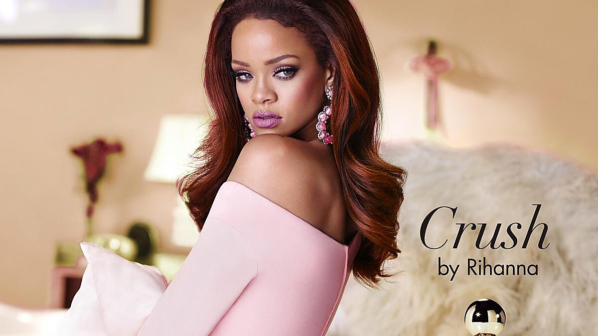 香氛混著用最夯！用性感歌姬蕾哈娜的2-IN-1滾珠香氛，隨時隨地混搭出自己的味道