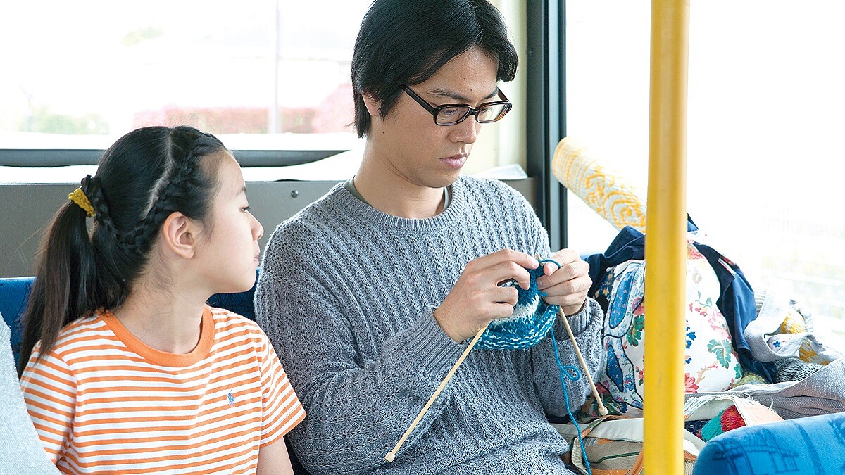 拿掉心的濾鏡，《當他們認真編織時》溫柔探討家的意義