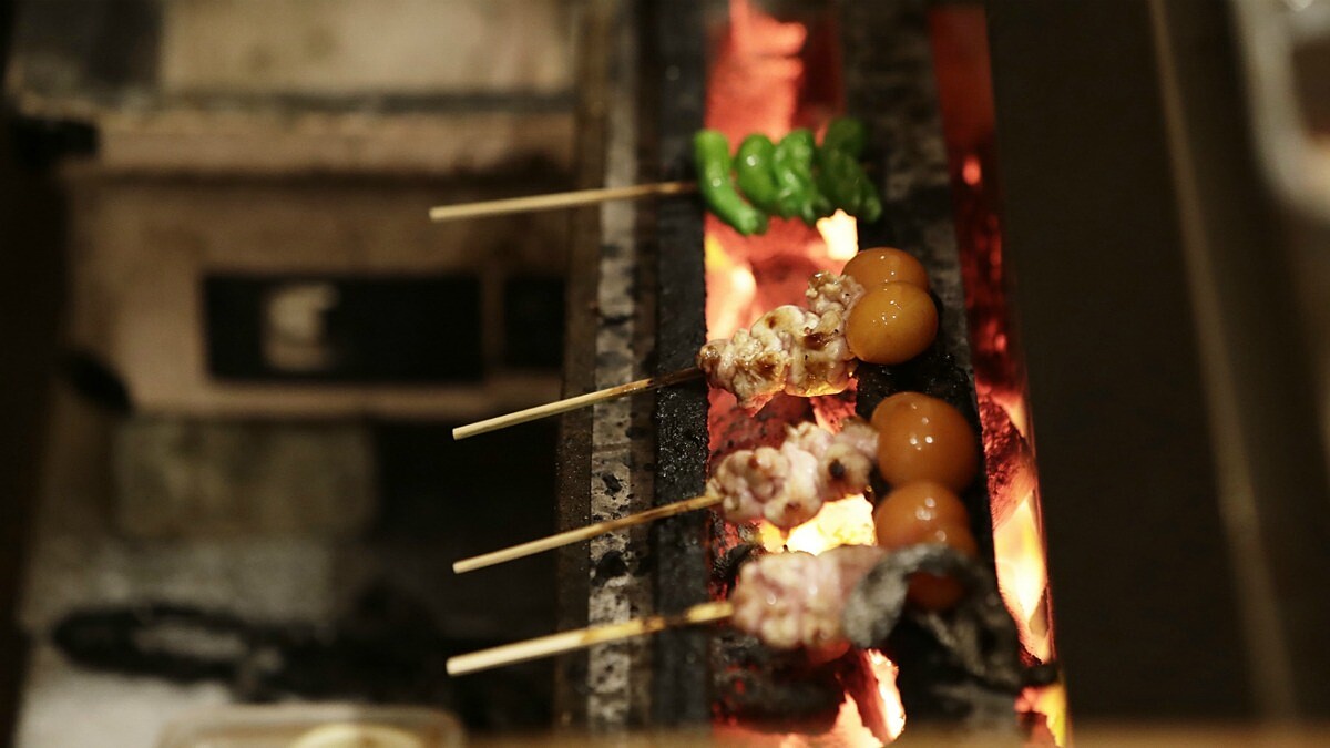 狂吃好幾串都不是問題！源自東京人氣燒鳥名店，「台北鳥喜 produced by TORIKI」進駐台北信義區