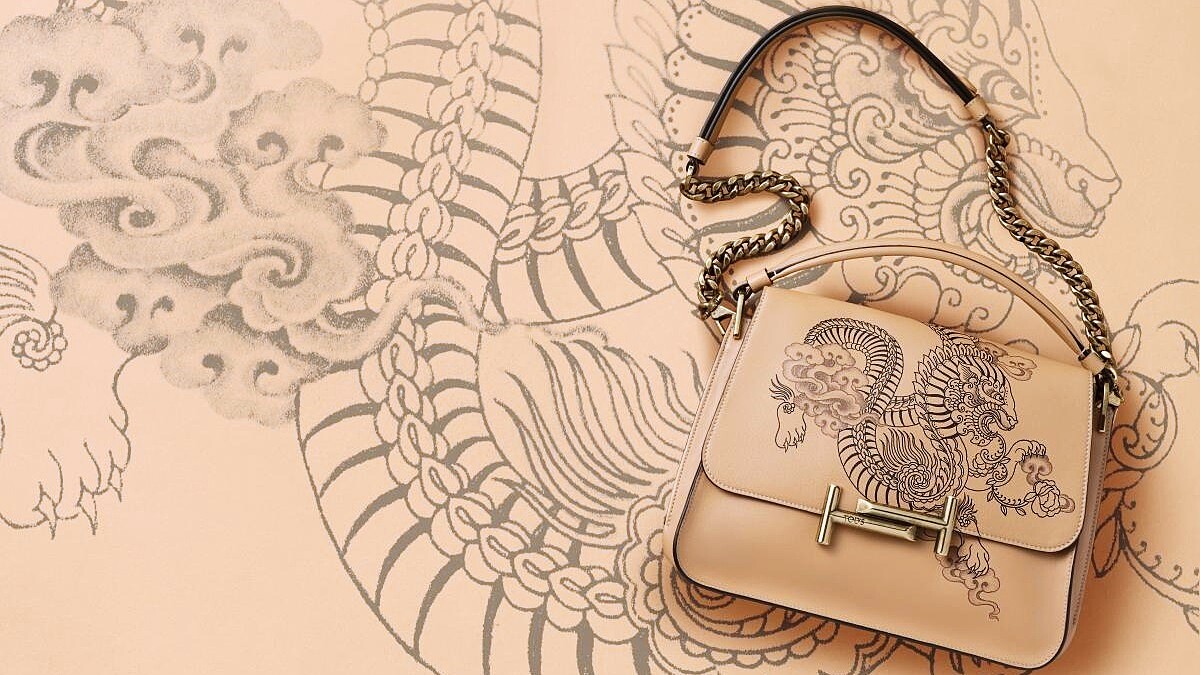 為你的包包親手紋身！TOD’S攜手刺青大師Saira Hunjan打造精湛手工包