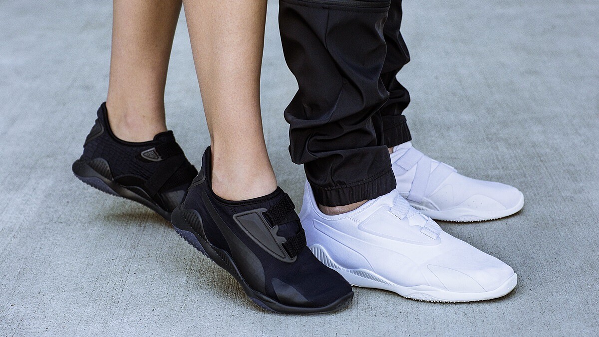 IG街拍客最新穿搭鞋款！PUMA Mostro純黑白配色x Z字魔鬼氈環帶設計