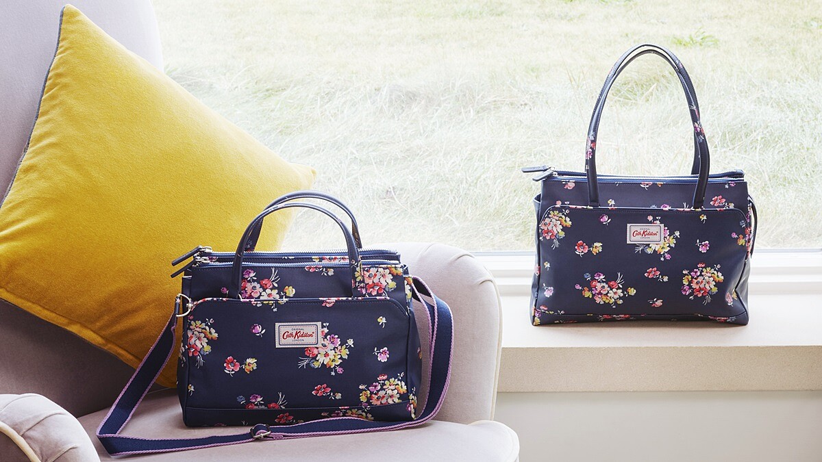 所有讓人少女心萌發的小物都在這裡了！滿滿英式印花的Cath Kidston春夏系列