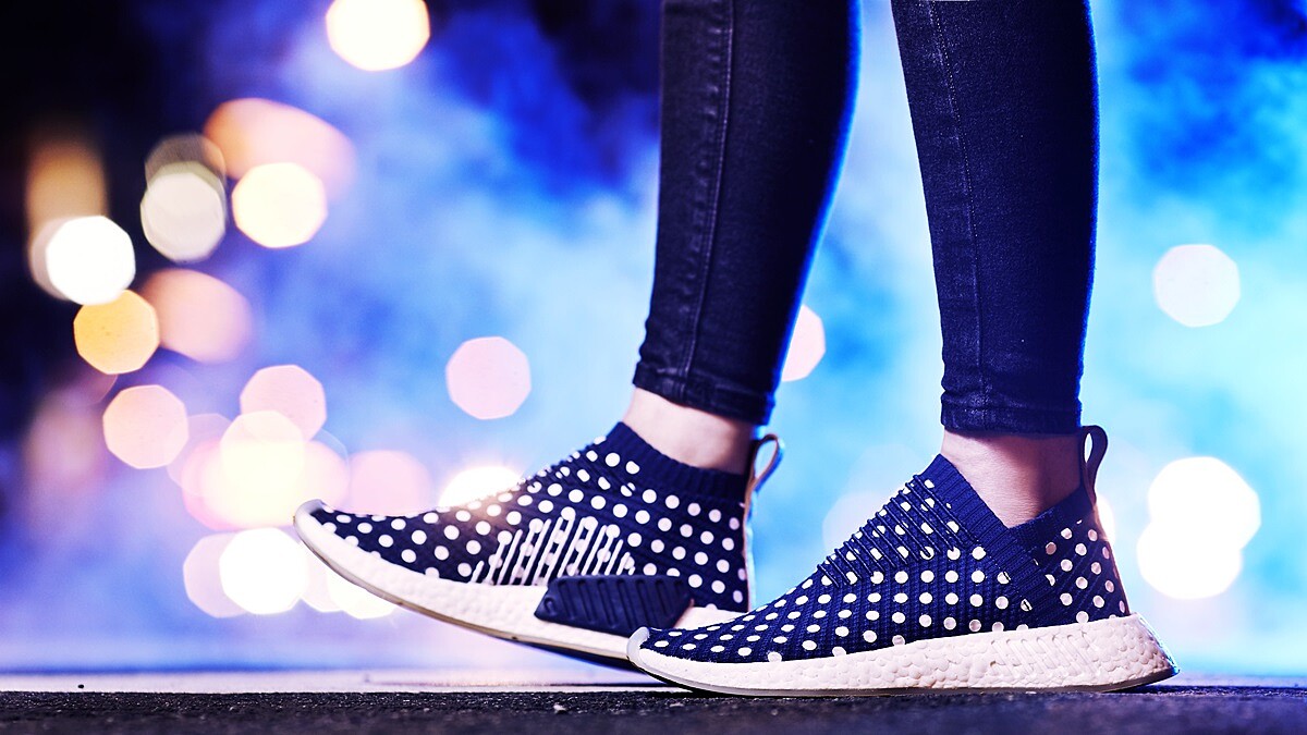 NMD_R2側標色塊不見了！進化版NMD俏皮波卡圓點、杏色條紋款全在這