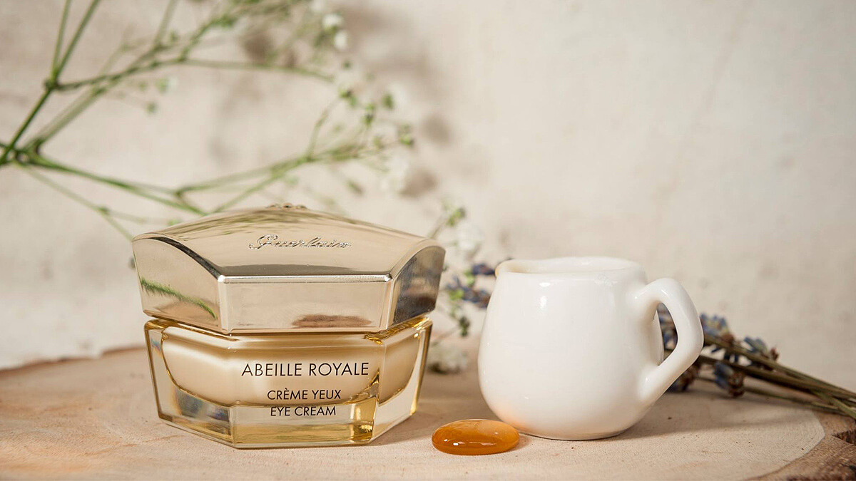 小編特搜--母親節檔期「暴動級」搶購焦點的「馬甲眼霜」，別說妳還不知道啊！