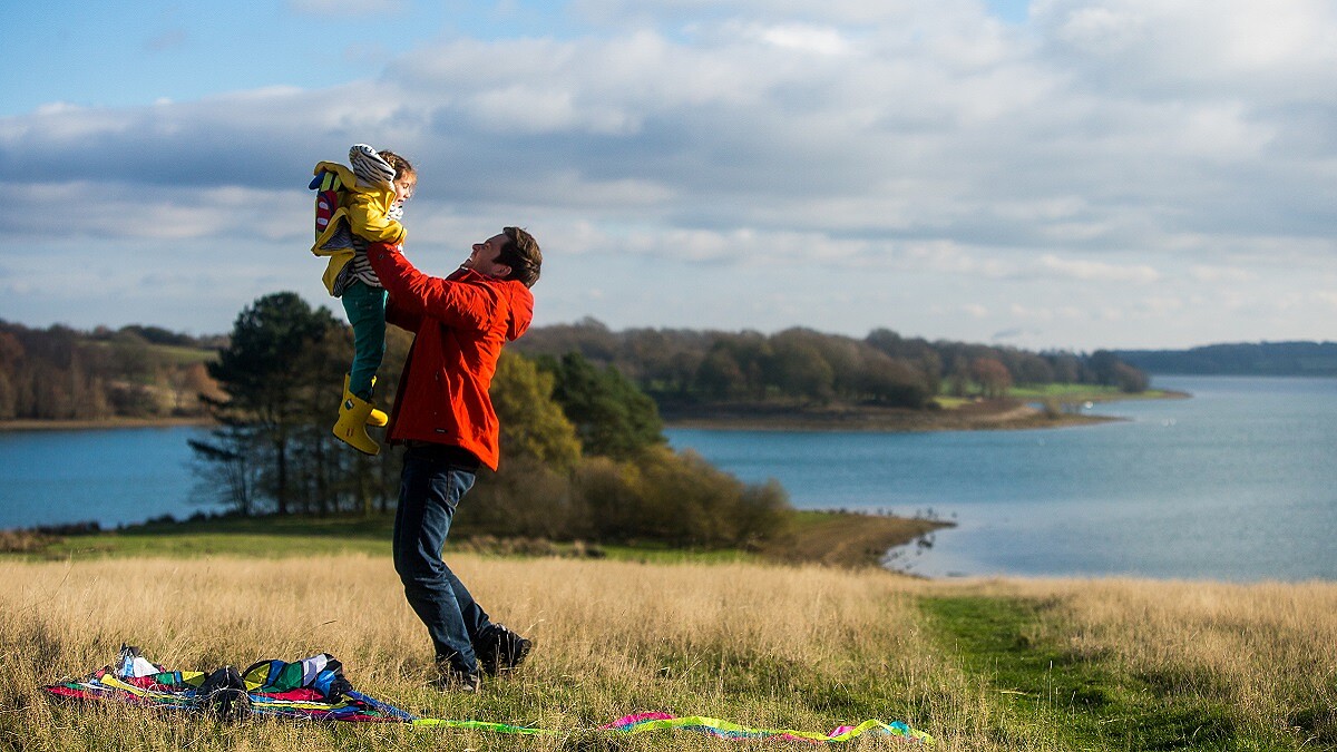 當罕病壟罩幸福之家，《我的海星爸爸》在毀壞裡看見愛的光