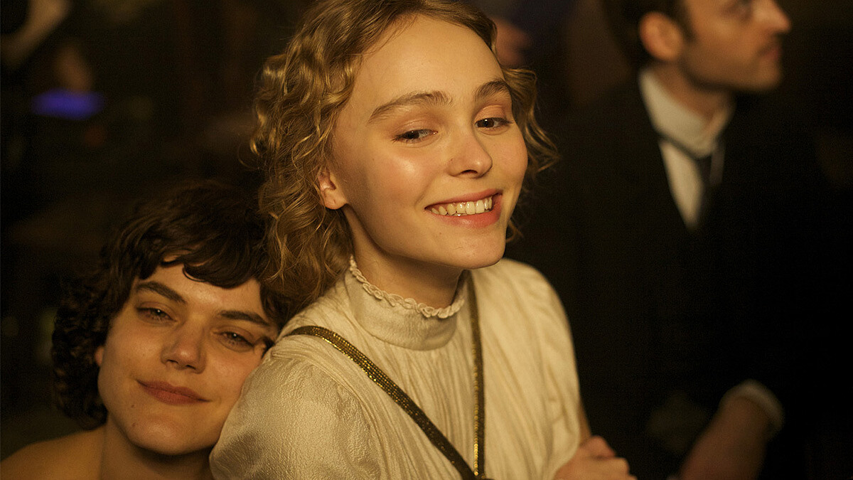 《狂舞摯愛》女女戀！強尼戴普女兒激凸色誘攻陷SOKO