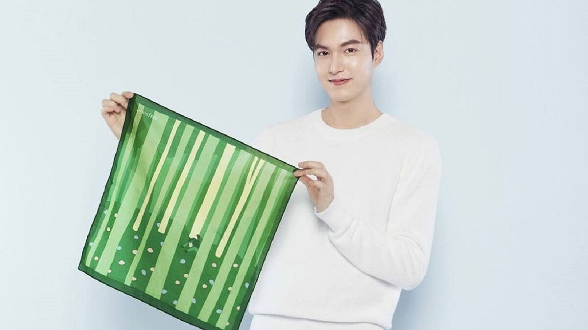 又到innisfree一年一度的手帕月！一起用時尚小手帕「手」護綠色森林