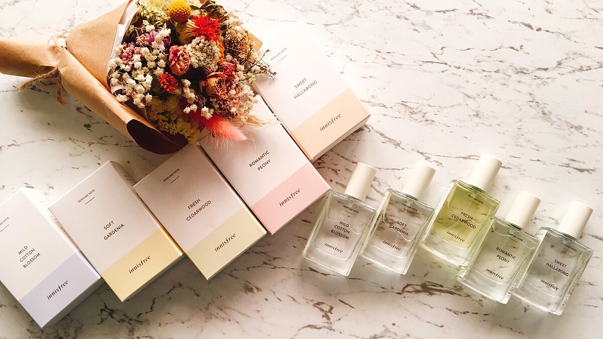 超值得收藏的書本香水盒，每一款都是濟州島的香調！innisfree推出5款純粹香頌百科系列淡香水