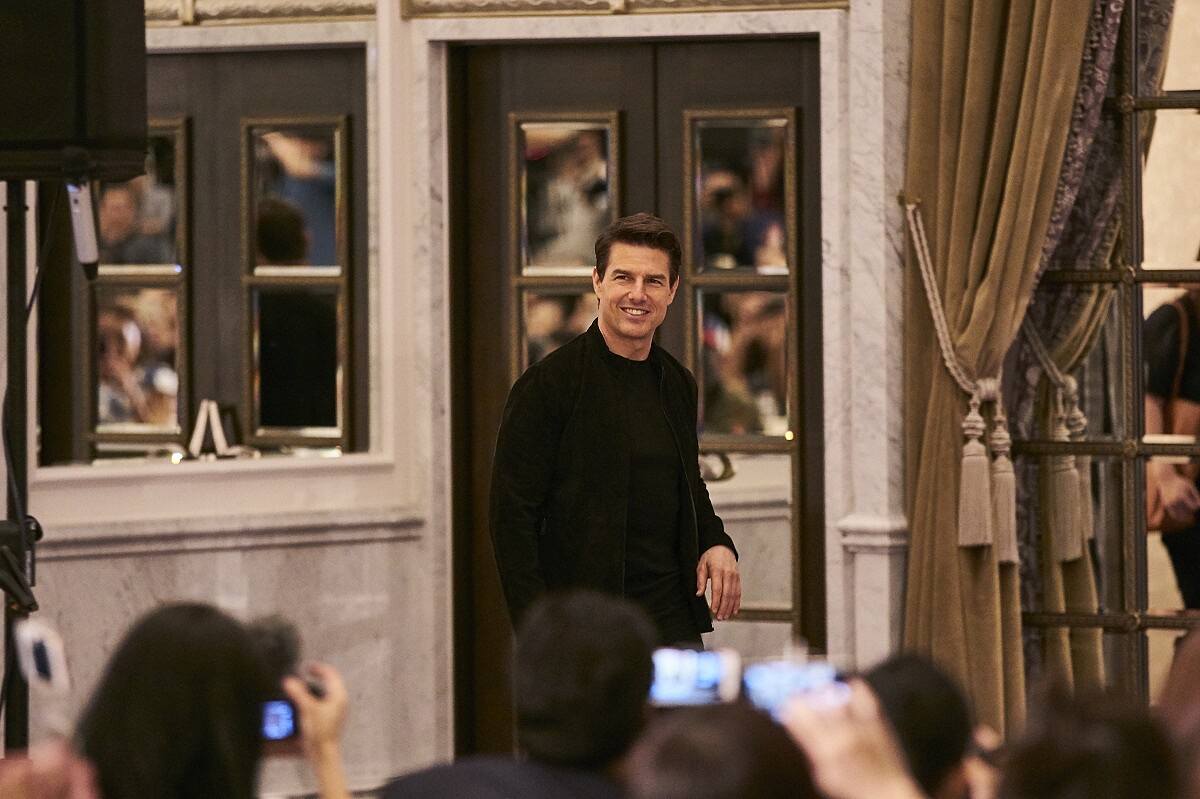 《神鬼傳奇》拍攝超驚險!阿湯哥展現超Man男友力,女主角大呼:「有他在,很安心!」