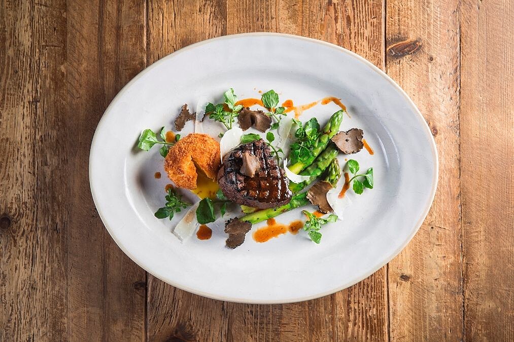 奧立佛夏季上菜 沙拉牛排ㄉㄨㄞㄉㄨㄞ口感一試上癮