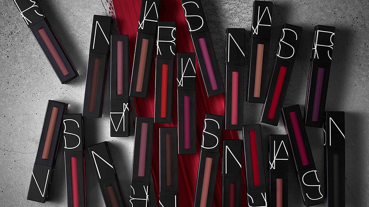 NARS史上最霧的唇釉，黑管【特霧唇誘】20色台灣9月開賣