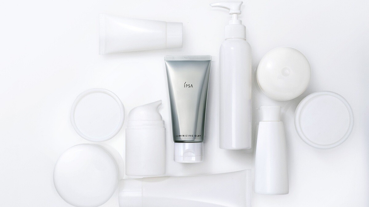 一敷完就逼出粉刺、黑頭！IPSA明星商品泥狀角質按摩霜用完肌膚瞬間提亮