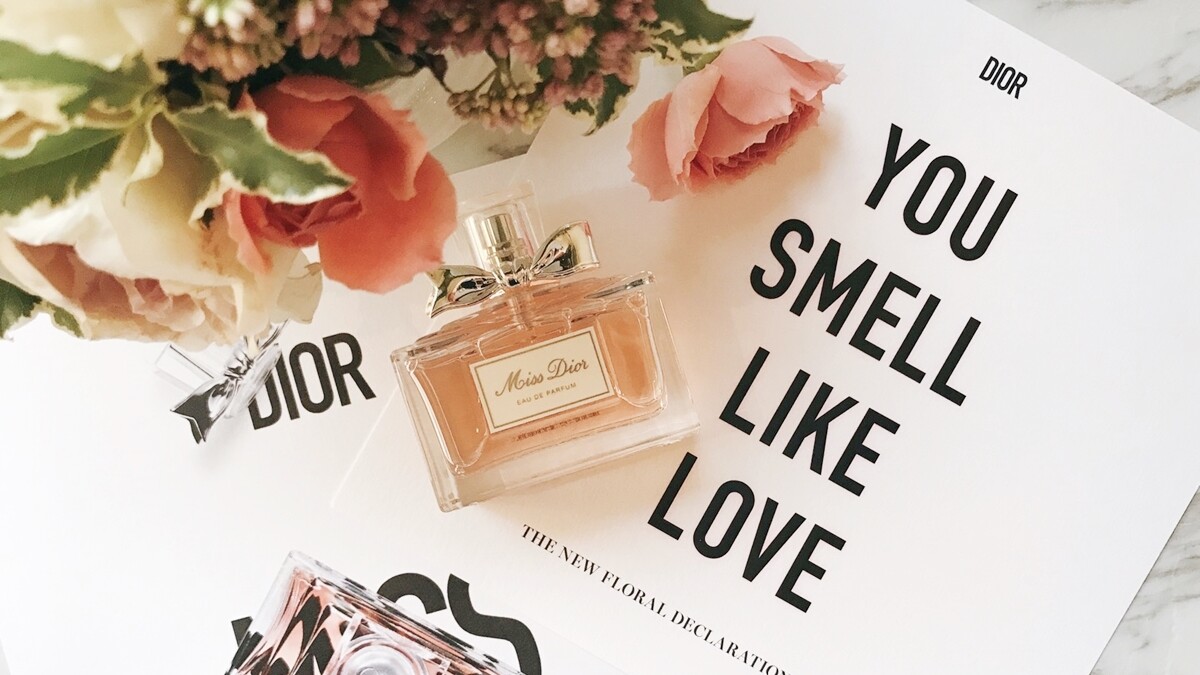 「聞起來像愛的香水！」娜塔莉波曼也迷醉～全新蜜糖香檳色Miss Dior香氛，絕美且令人傾倒！