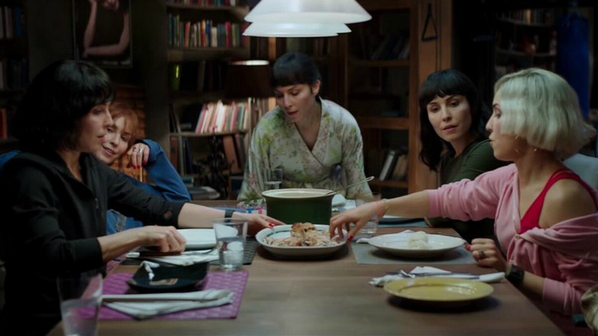 女主角一人超狂分飾七角！《女巫獵人》導演科幻懸疑新作《獵殺星期一》