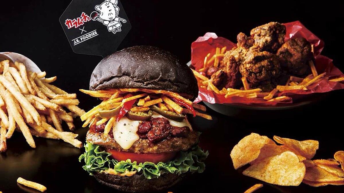 來林口三井outlet必吃！J.S. FOODIES TOKYO最新推聯名「咔辣姆久漢堡」連零食控都被燒到